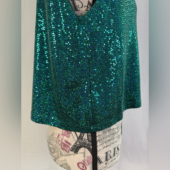 If She Loves Blue-Green Sequin V-Neck Dazzling Festive Crop Top Size L- USA - Picture 4 of 9